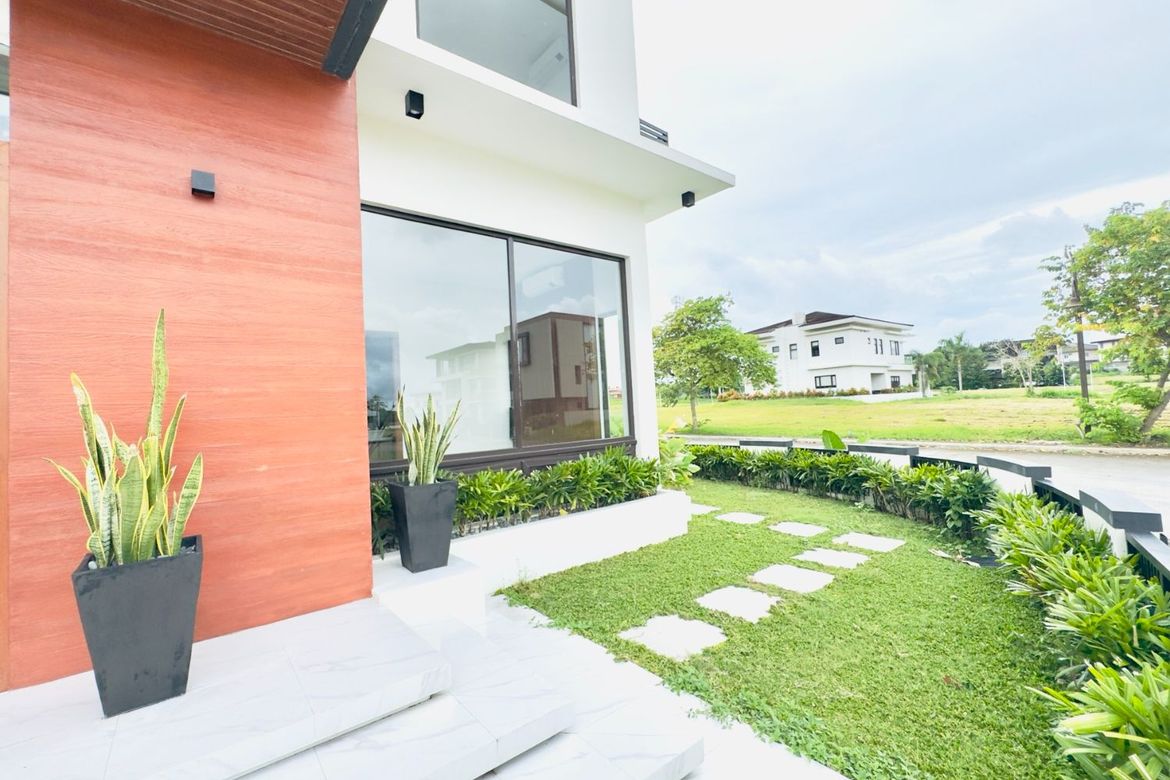 6 Bedroom House for Sale in Almanza Dos, Las Piñas, Metro Manila – photo 8