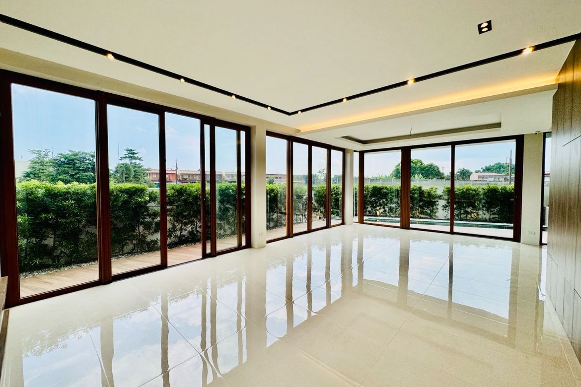 6 Bedroom House for Sale in Almanza Dos, Las Piñas, Metro Manila – photo 8