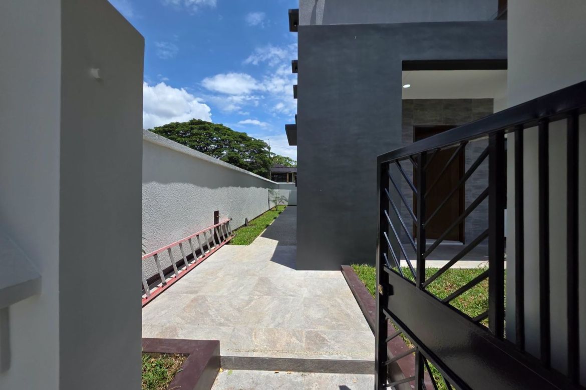 6 Bedroom House for Sale in Anabu II-D, Imus, Cavite – photo 7
