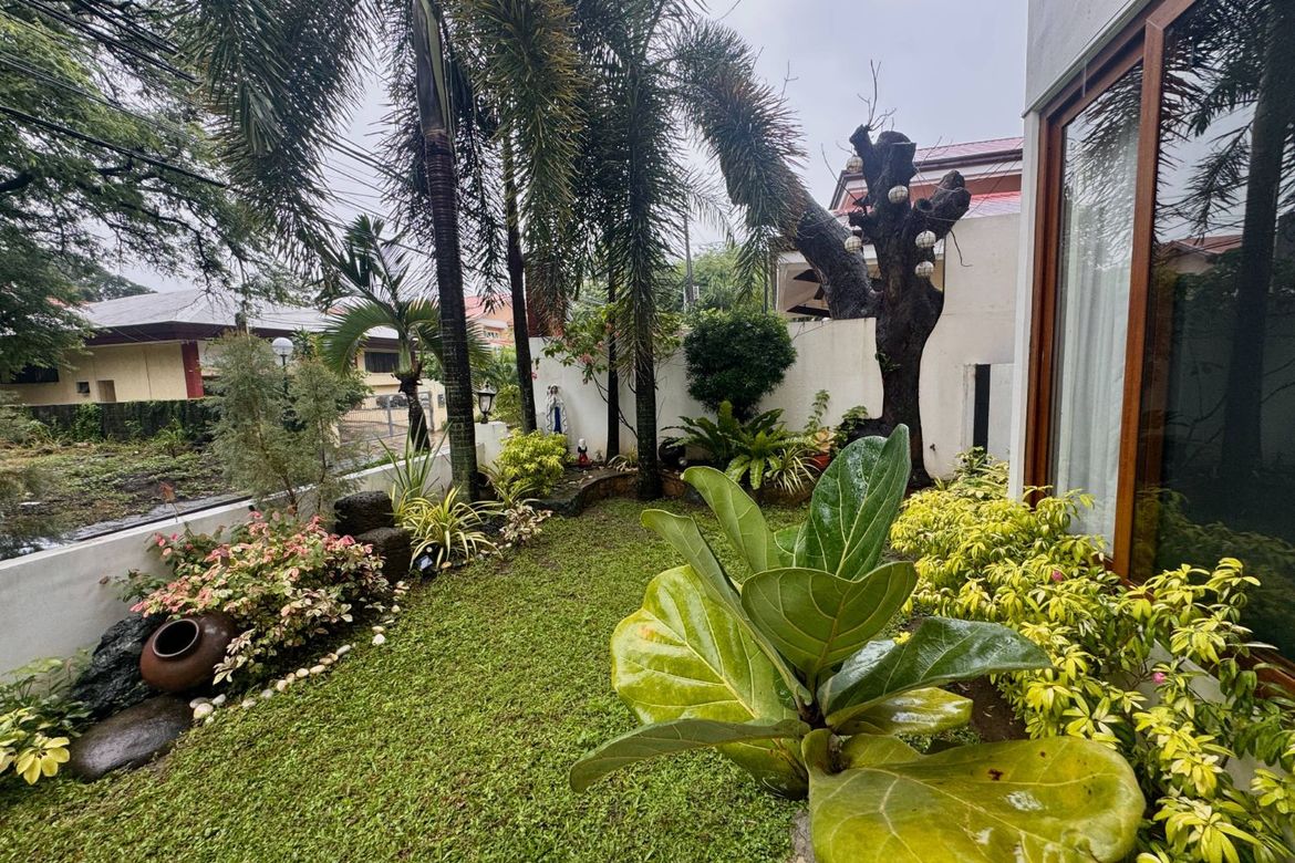6 Bedroom House for Sale in Ayala Alabang Village, New Alabang Village, Muntinlupa, Metro Manila – photo 2