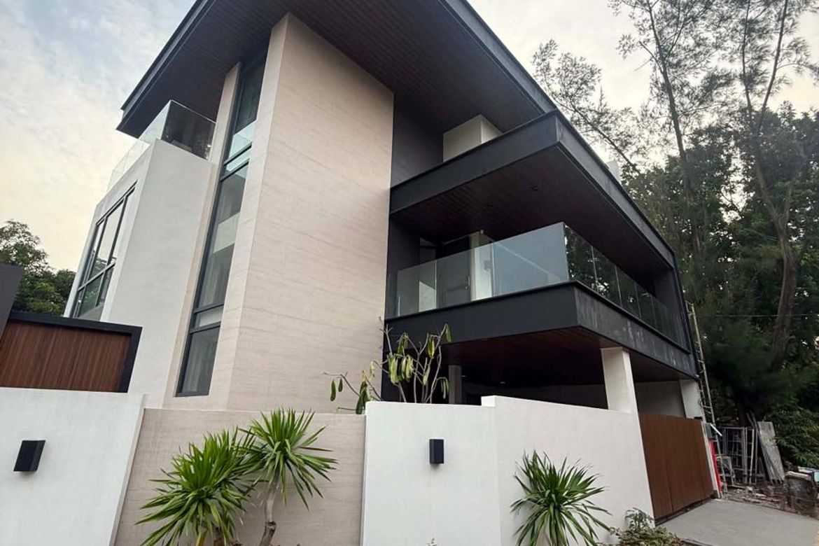 6 Bedroom House for Sale in Bagong Silangan, Quezon City, Metro Manila – photo 4