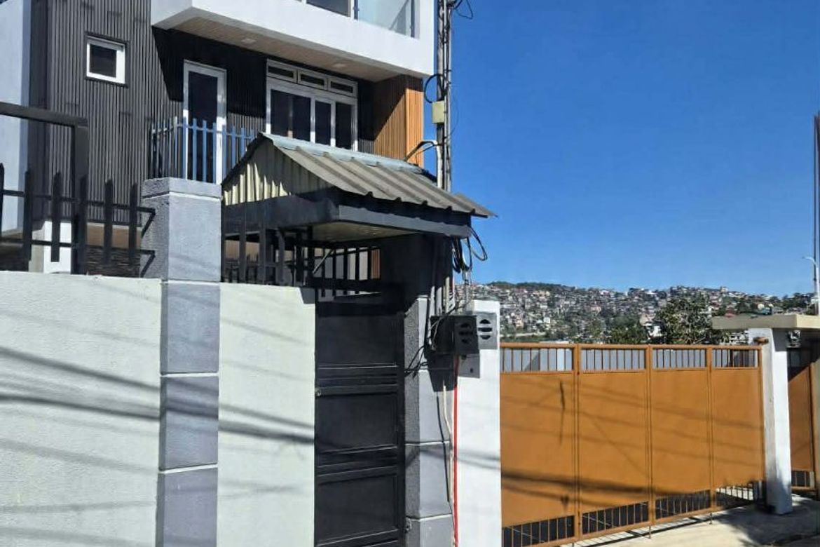 6 Bedroom House for Sale in Bakakeng Central, Baguio, Benguet – photo 2