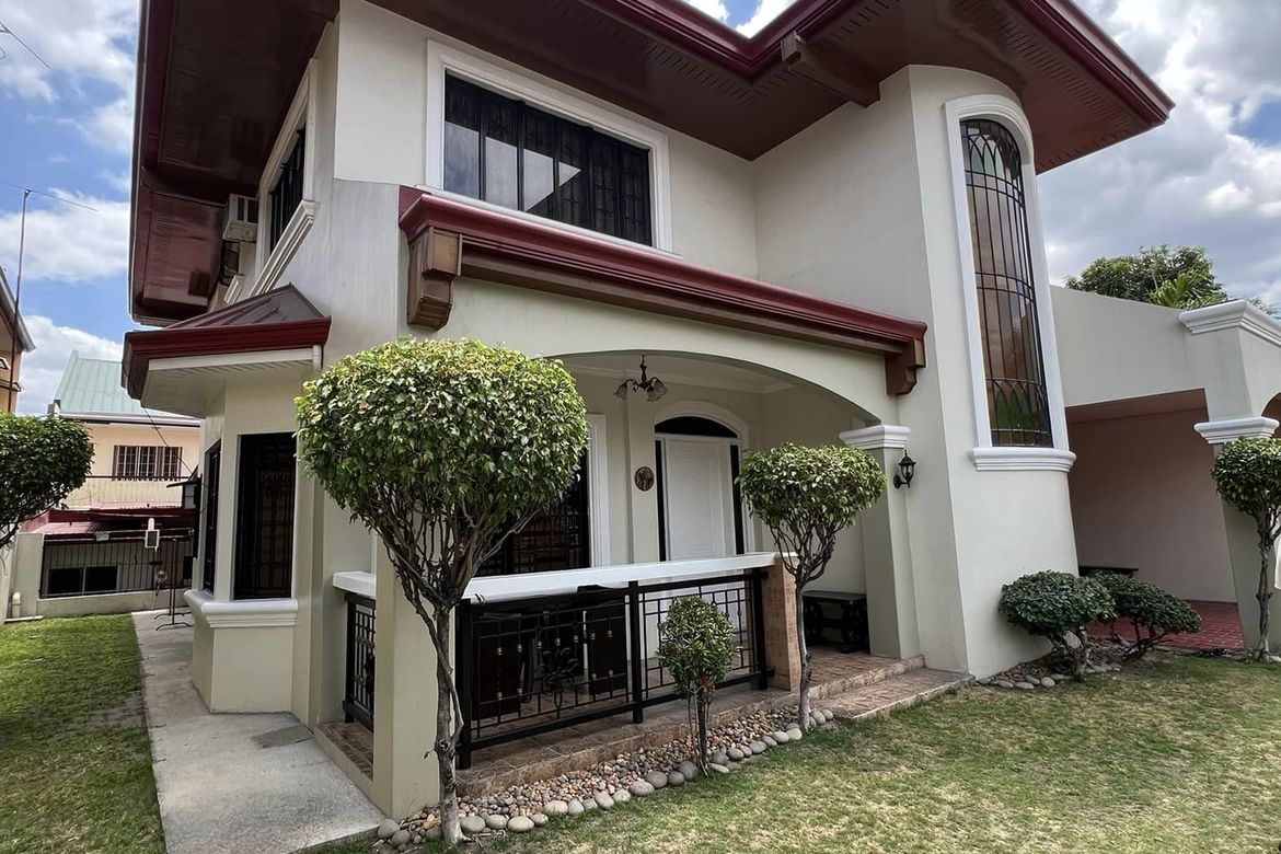 6 Bedroom House for Sale in Balibago, Angeles, Pampanga