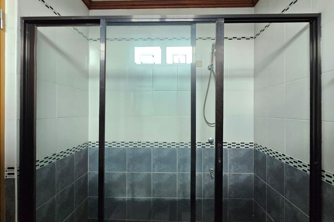 6 Bedroom House for Sale in Balingasa, Quezon City, Metro Manila near LRT-1 Balintawak – photo 6