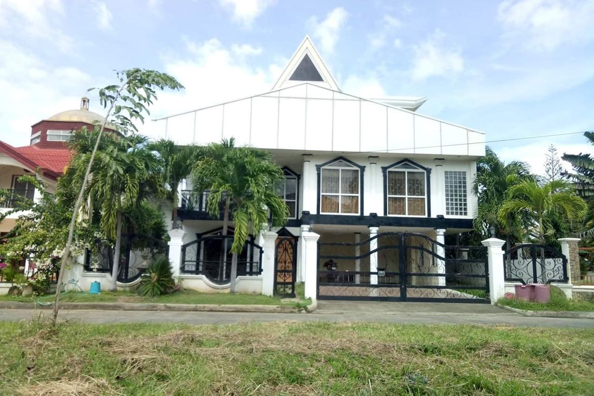 6 Bedroom House for Sale in Balulang, Cagayan de Oro, Misamis Oriental