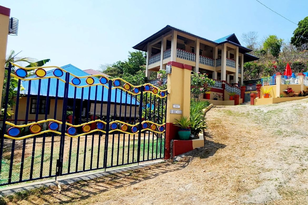6 Bedroom House for Sale in Barangay 3, Calatagan, Batangas