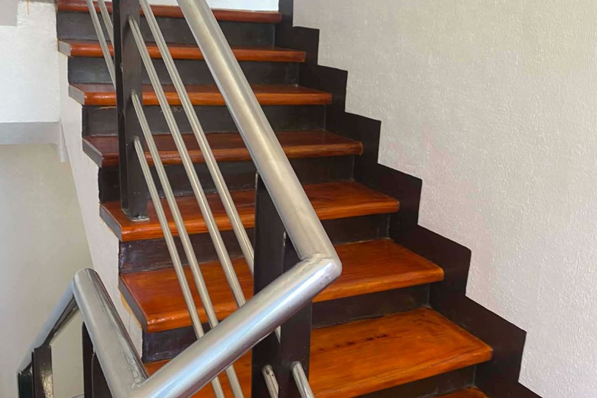 6 Bedroom House for Sale in Barangay 76, Pasay, Metro Manila near LRT-1 EDSA – photo 3