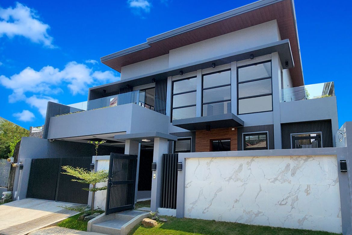 6 Bedroom House for Sale in Batasan Hills, Quezon City, Metro Manila