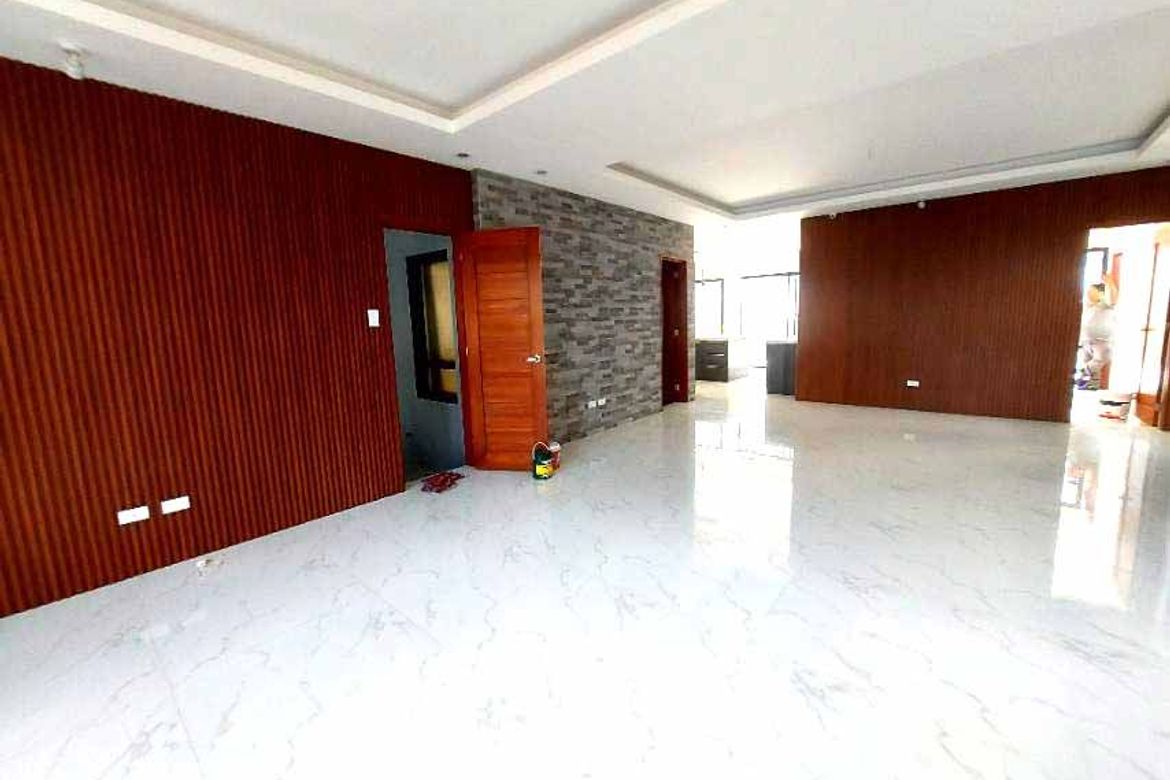 6 Bedroom House for Sale in Batasan Hills, Quezon City, Metro Manila – photo 3