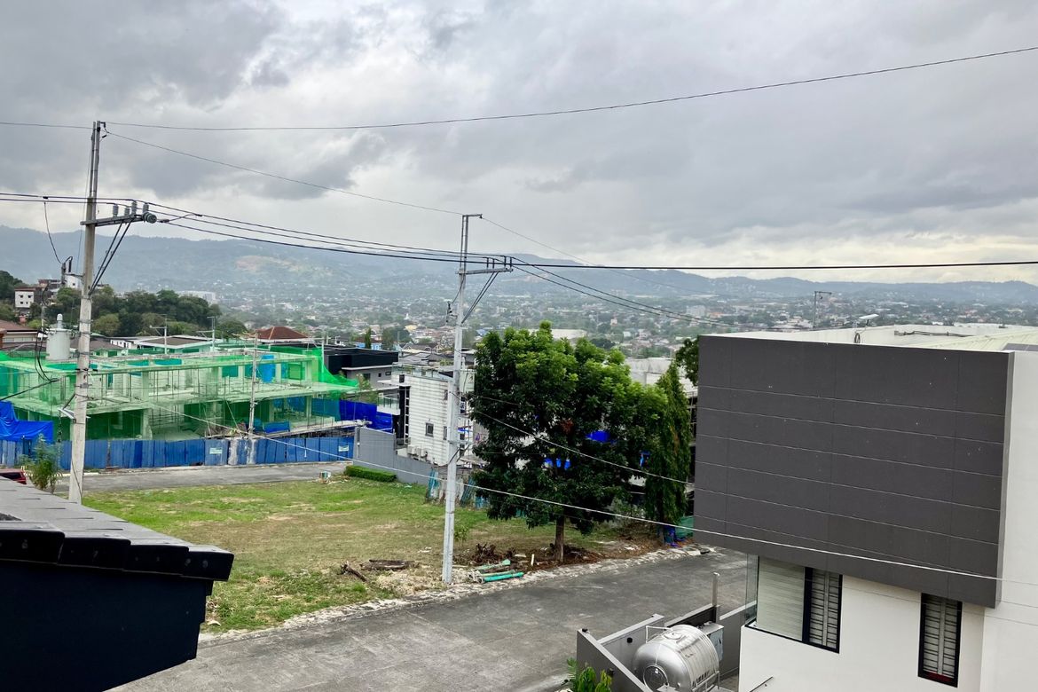 6 Bedroom House for Sale in Batasan Hills, Quezon City, Metro Manila – photo 3