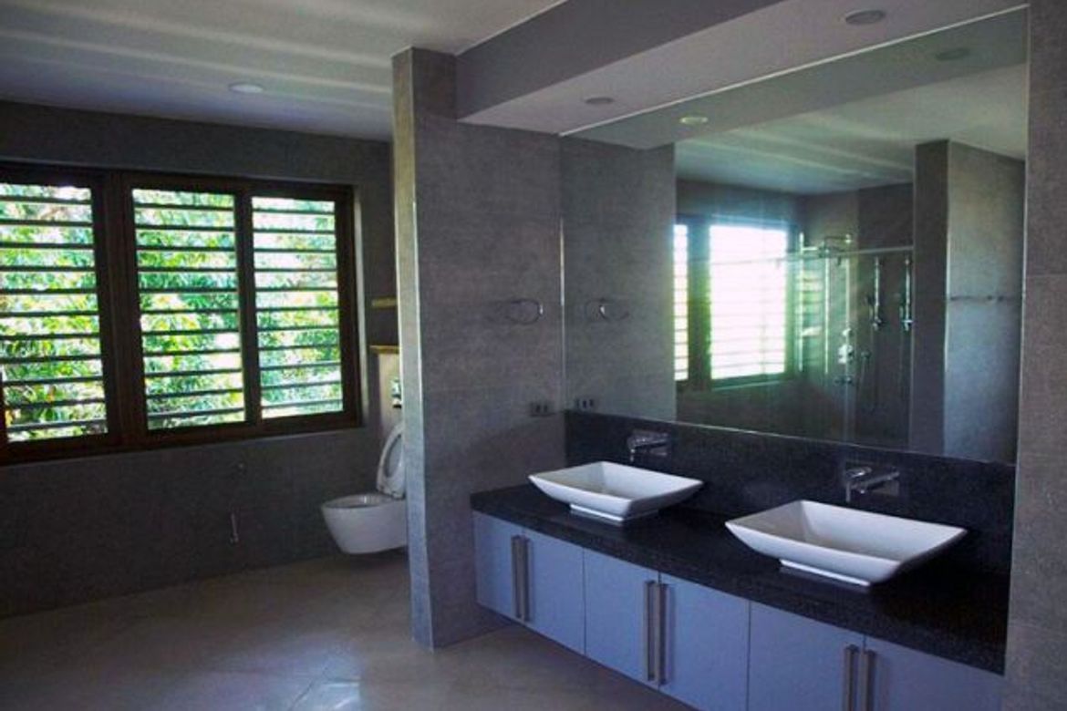 6 Bedroom House for Sale in Bel-Air, Makati, Metro Manila – photo 3
