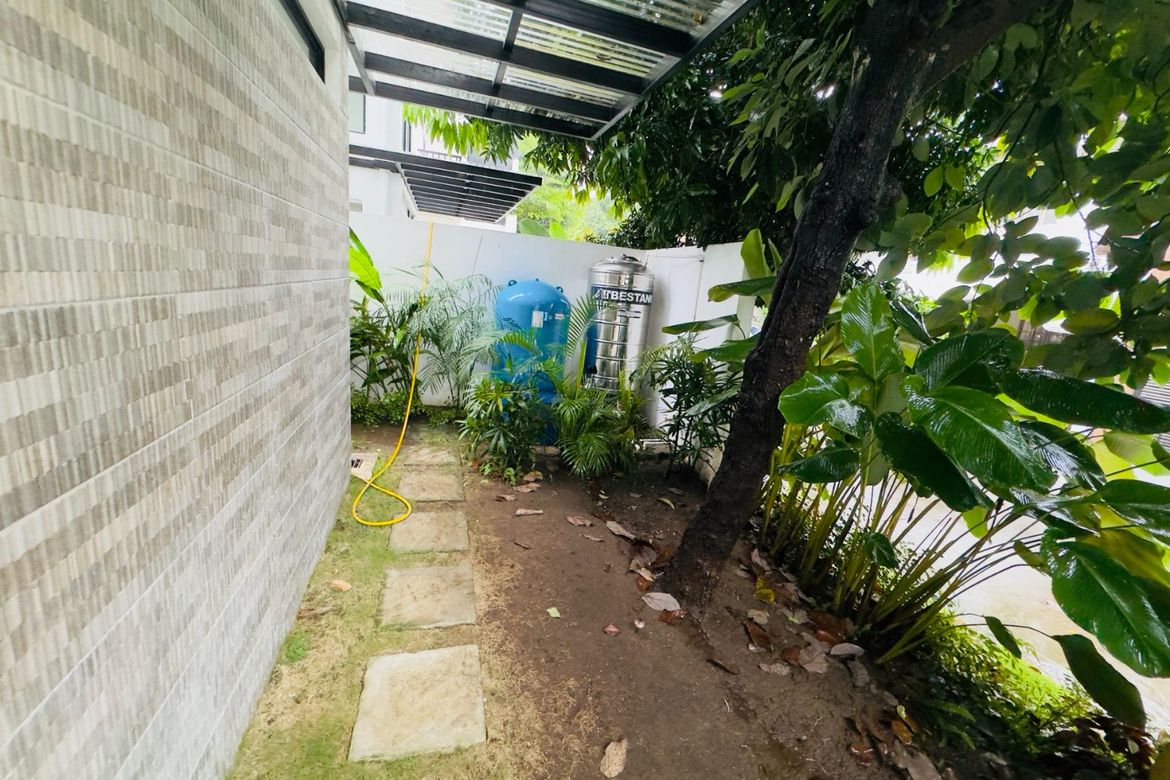 6 Bedroom House for Sale in BF Homes Parañaque, BF Homes, Parañaque, Metro Manila – photo 5