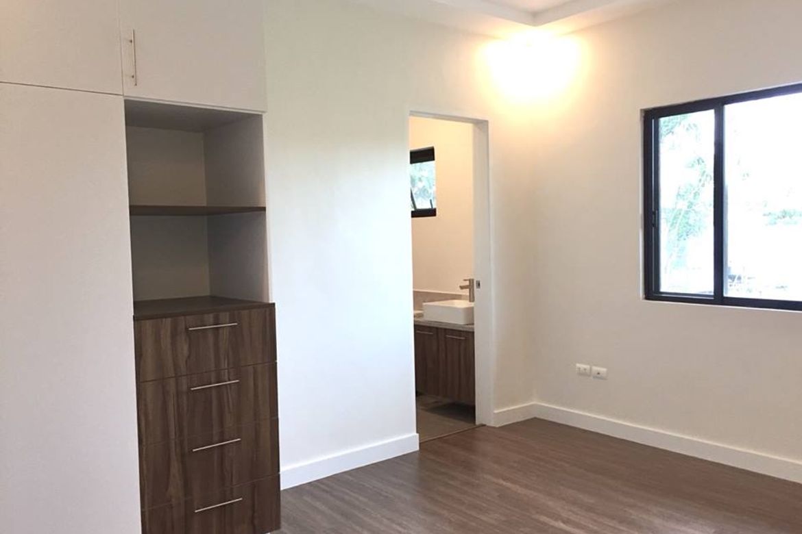 6 Bedroom House for Sale in BF Homes Parañaque, BF Homes, Parañaque, Metro Manila