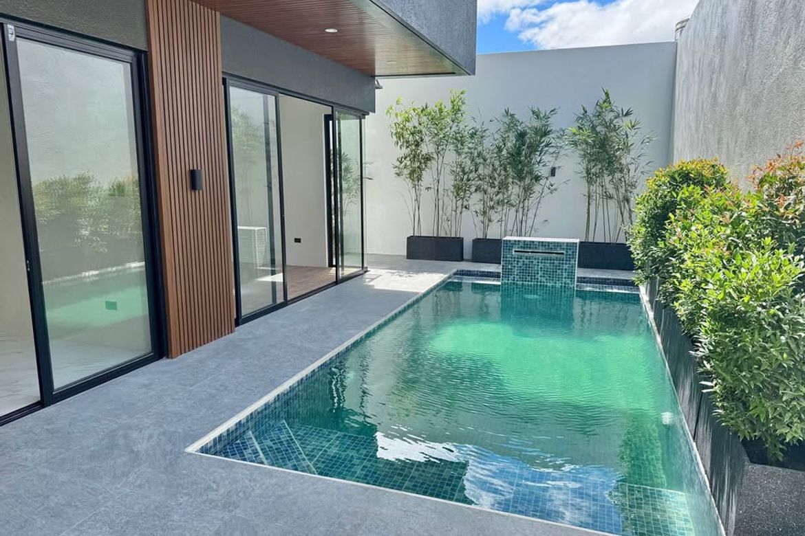 6 Bedroom House for Sale in BF Homes, Parañaque, Metro Manila