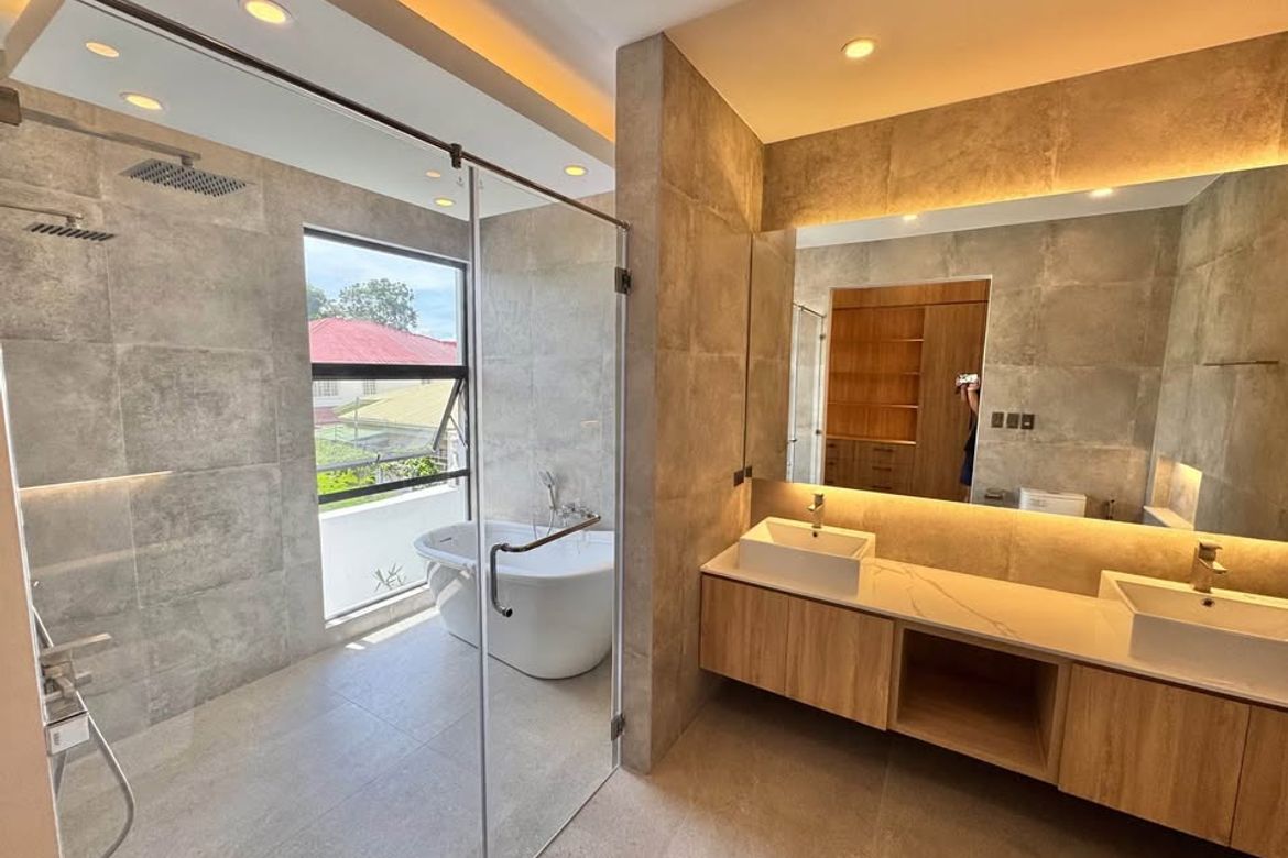 6 Bedroom House for Sale in BF Homes, Parañaque, Metro Manila – photo 2