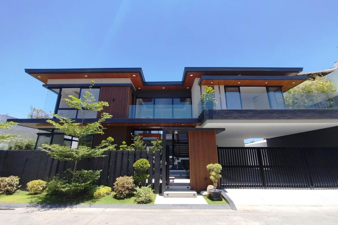 6 Bedroom House for Sale in BF Homes, Parañaque, Metro Manila