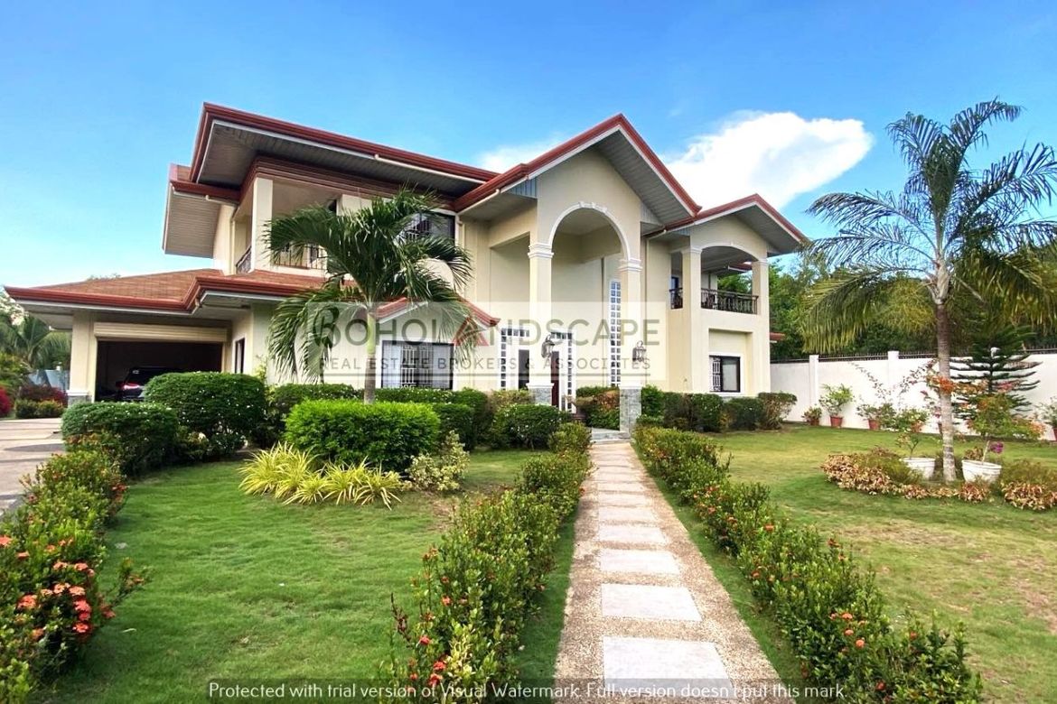 6 Bedroom House for Sale in Biking, Dauis, Bohol