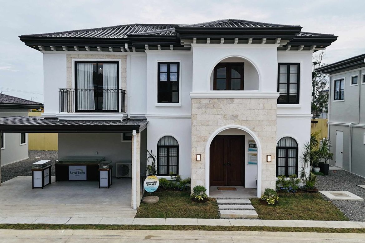 6 Bedroom House for Sale in Biking, Dauis, Bohol