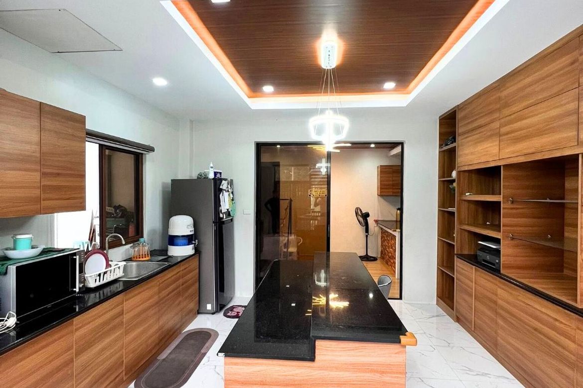 6 Bedroom House for Sale in Booy, Tagbilaran, Bohol – photo 6