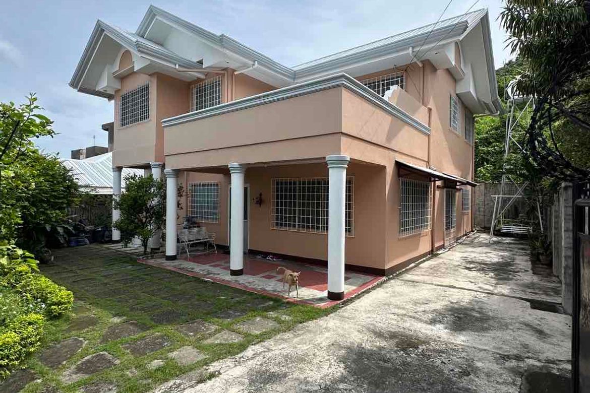 6 Bedroom House for Sale in Buena Hills Subdivision, Guadalupe, Cebu City, Cebu