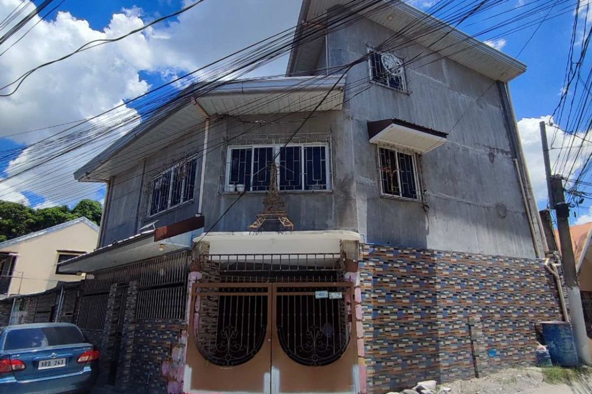 6 Bedroom House for Sale in Camachiles, Mabalacat, Pampanga