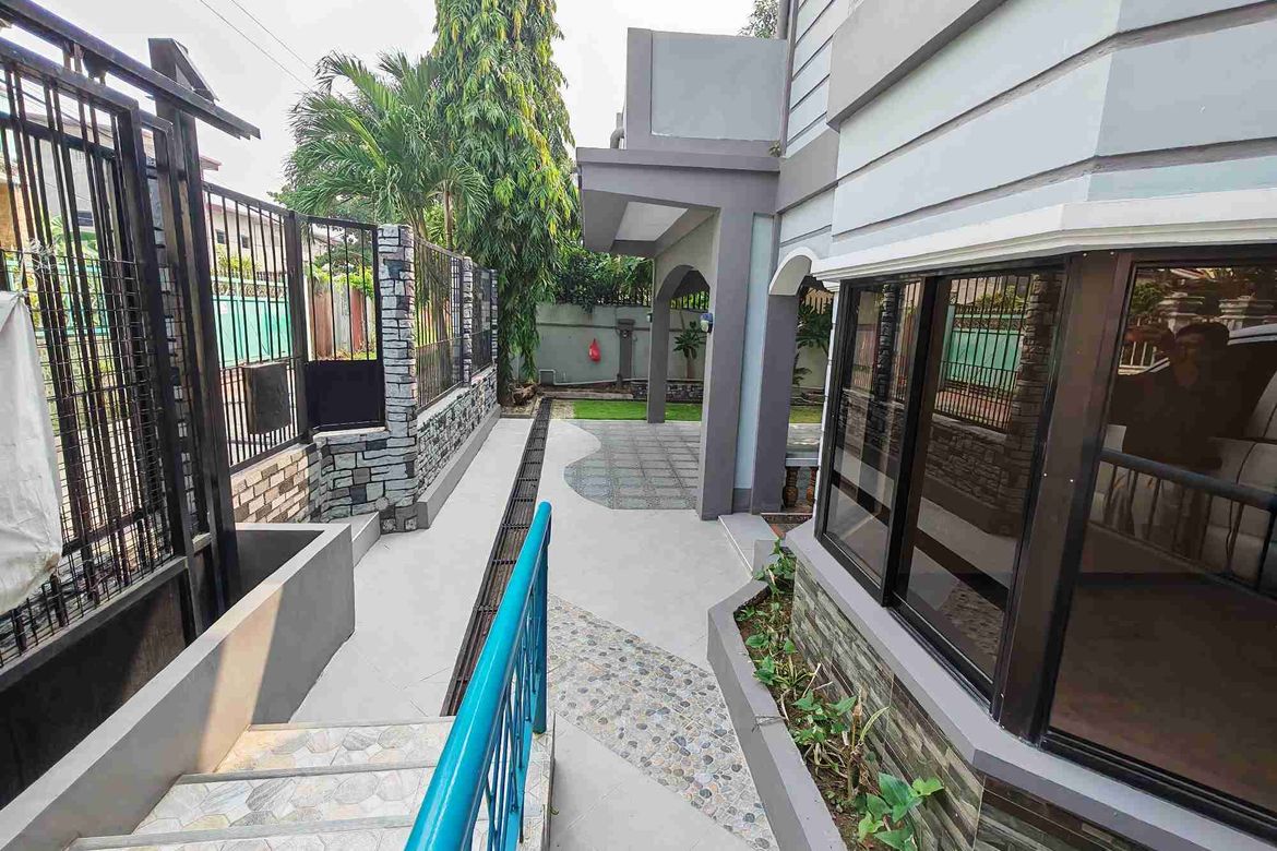 6 Bedroom House for Sale in Centro, Mandaue, Cebu – photo 8