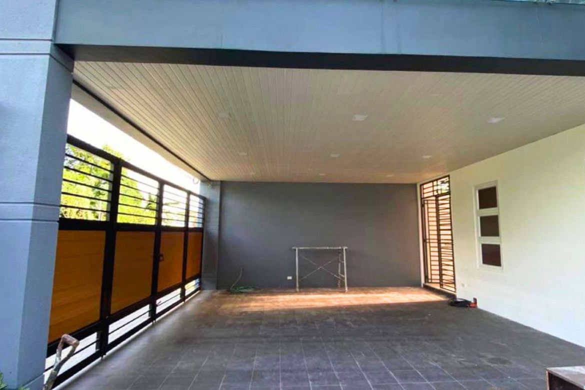 6 Bedroom House for Sale in Commonwealth, Quezon City, Metro Manila – photo 5