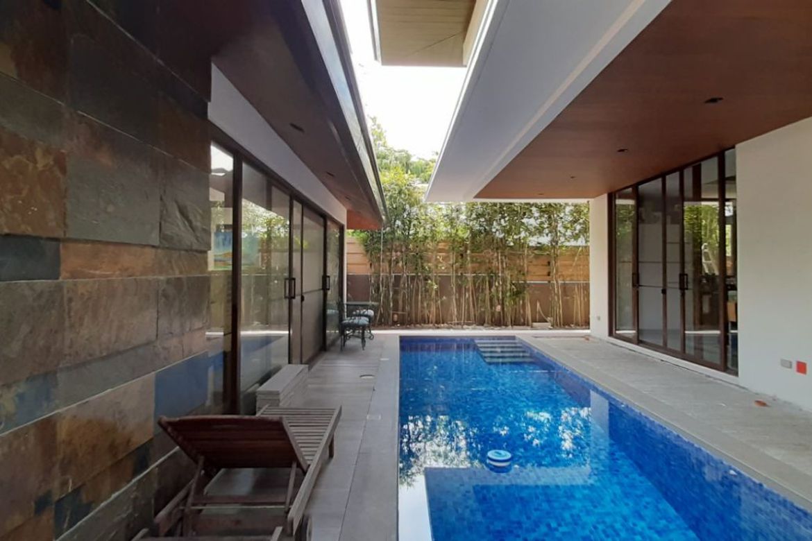 6 Bedroom House for Sale in Cupang, Muntinlupa, Metro Manila