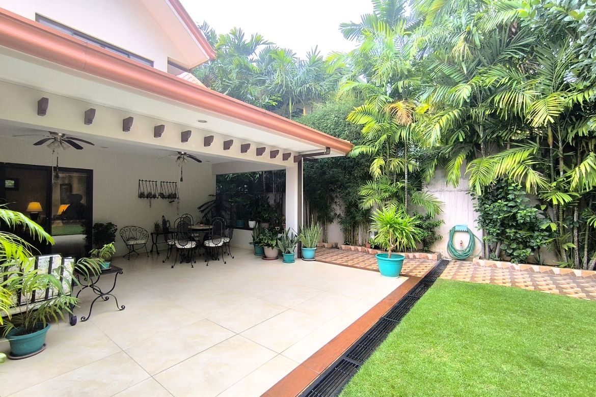 6 Bedroom House for Sale in Cupang, Muntinlupa, Metro Manila – photo 5