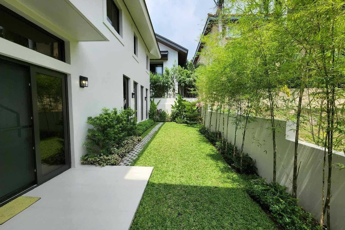 6 Bedroom House for Sale in Cupang, Muntinlupa, Metro Manila