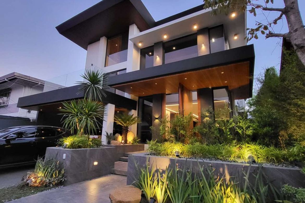 6 Bedroom House for Sale in Cupang, Muntinlupa, Metro Manila