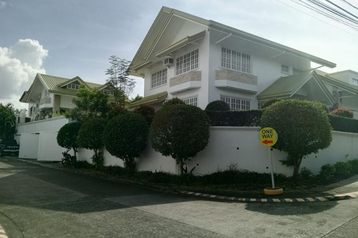 6 Bedroom House for Sale in Cupang, Muntinlupa, Metro Manila