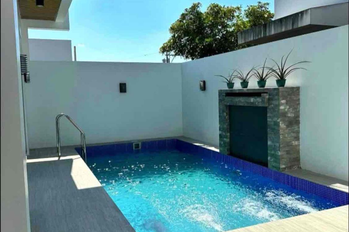 6 Bedroom House for Sale in Cutcut, Angeles, Pampanga – photo 2
