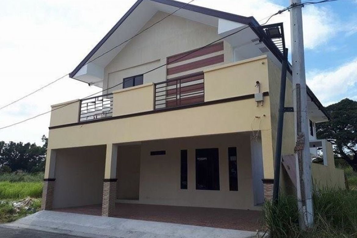 6 Bedroom House for Sale in Cutcut, Angeles, Pampanga