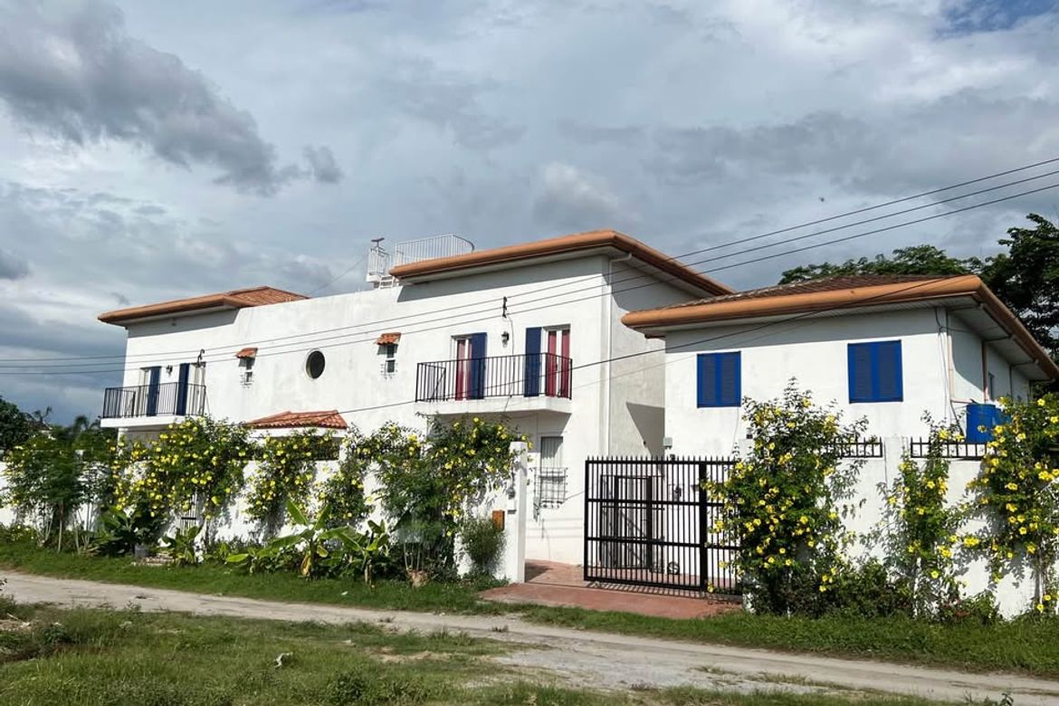 6 Bedroom House for Sale in Cutcut, Angeles, Pampanga