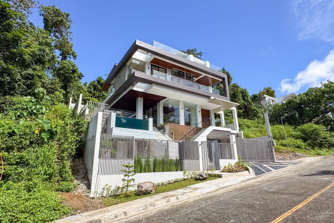6 Bedroom House for Sale in Dela Paz, Antipolo, Rizal