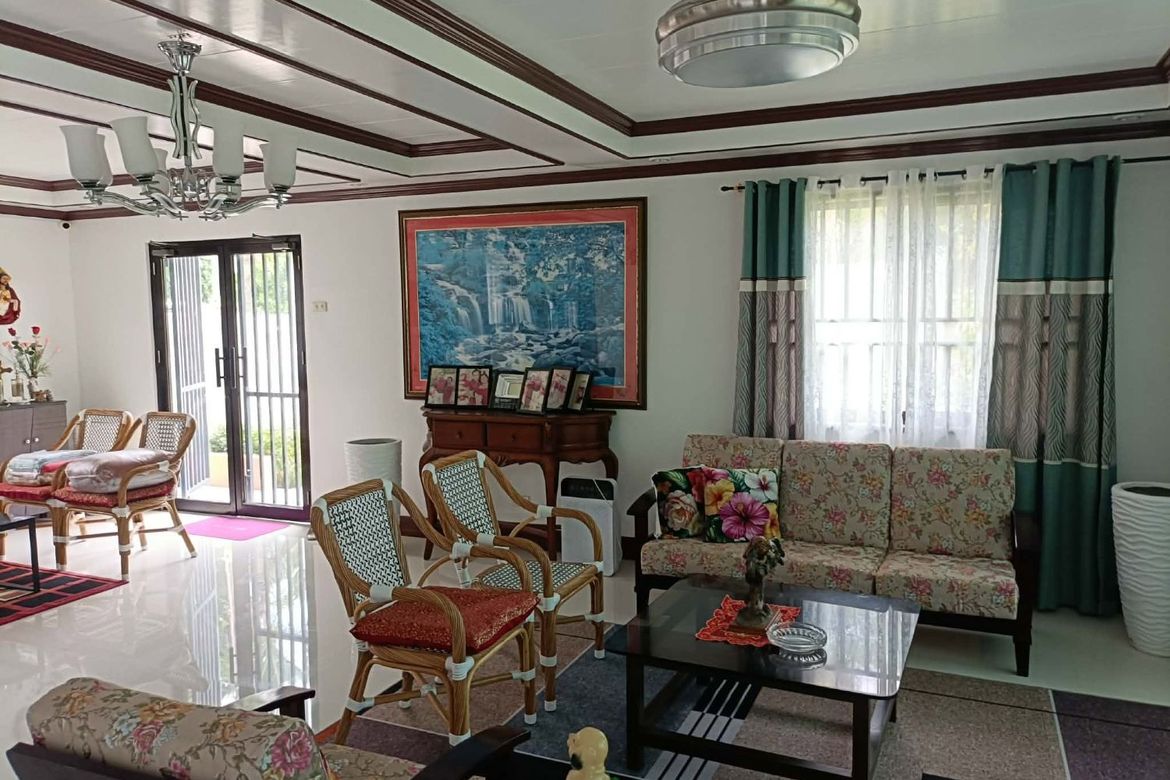 6 Bedroom House for Sale in East Poblacion, Alburquerque, Bohol – photo 3
