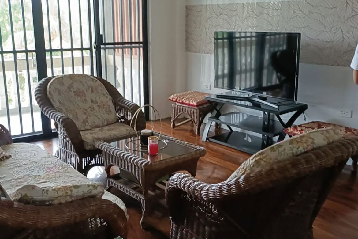 6 Bedroom House for Sale in East Poblacion, Alburquerque, Bohol – photo 5