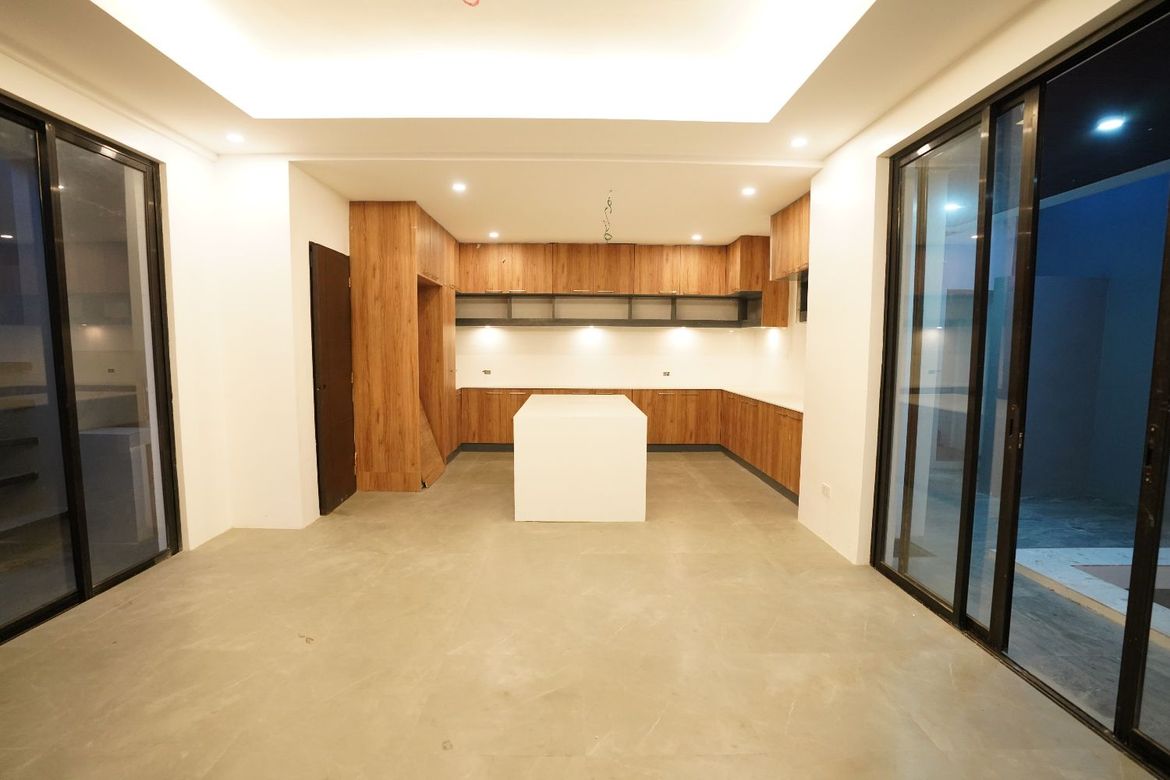 6 Bedroom House for Sale in Greenwoods Executive Village - Cainta, San Andres, Cainta, Rizal – photo 4