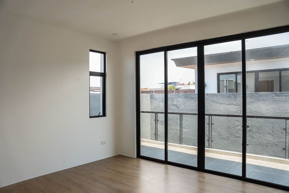6 Bedroom House for Sale in Greenwoods Executive Village, San Miguel, Pasig, Metro Manila – photo 4