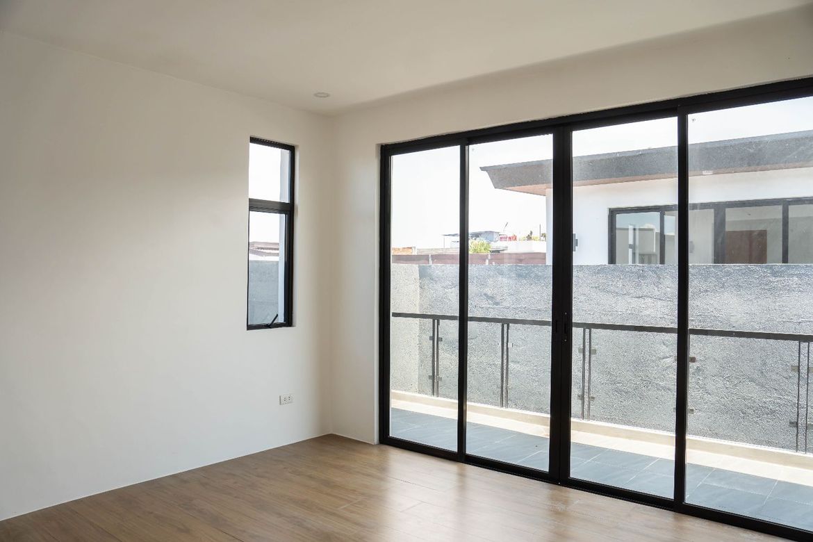 6 Bedroom House for Sale in Greenwoods Executive Village, San Miguel, Pasig, Metro Manila – photo 7