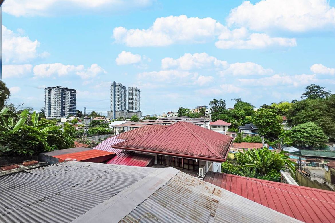 6 Bedroom House for Sale in Guadalupe, Cebu City, Cebu