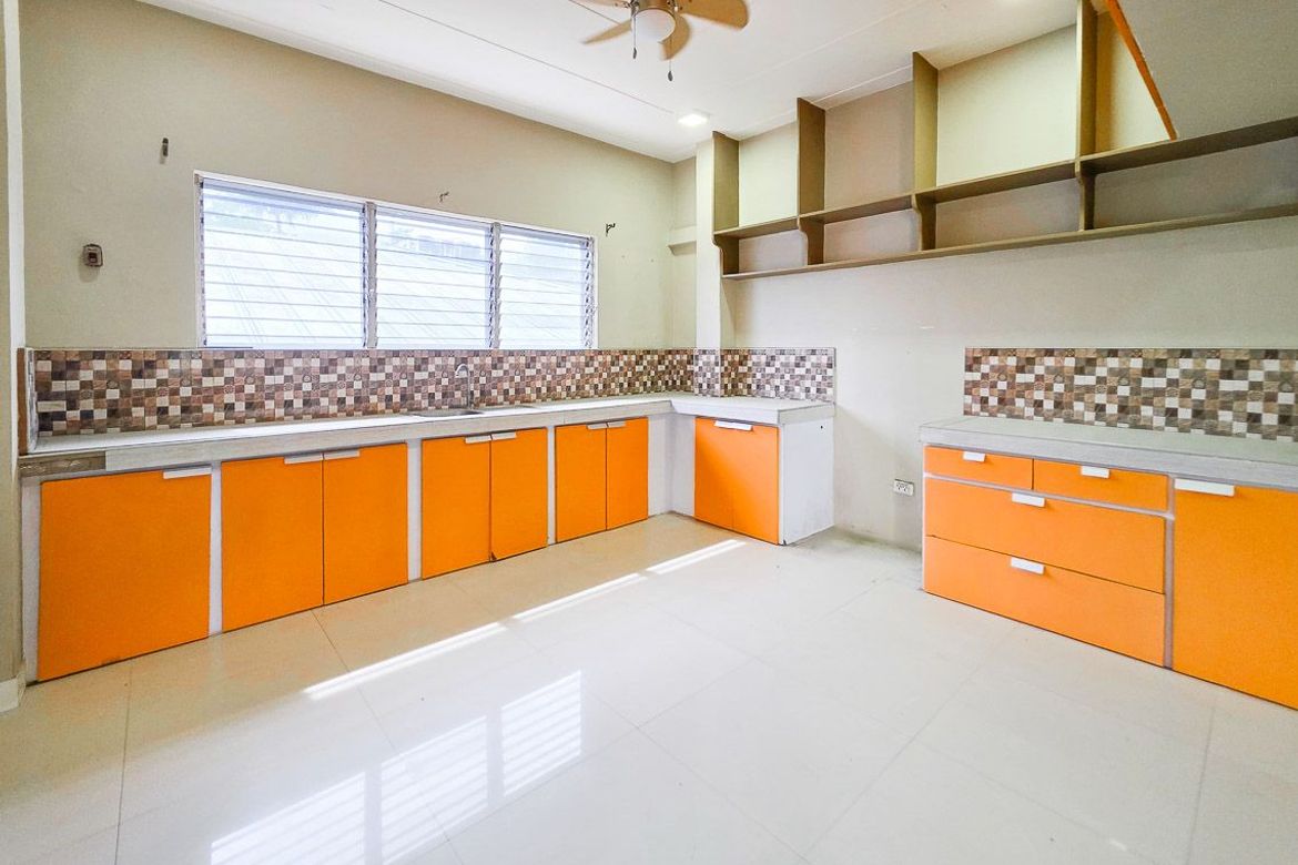 6 Bedroom House for Sale in Guadalupe, Cebu City, Cebu – photo 2