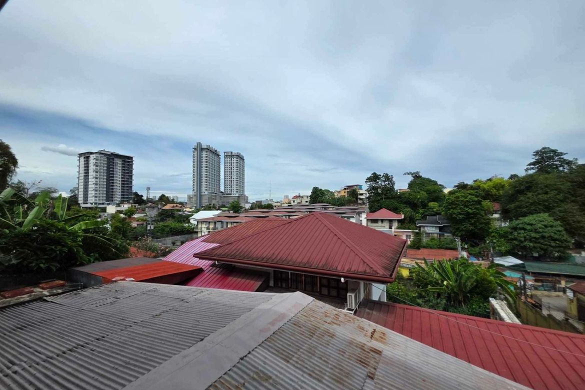 6 Bedroom House for Sale in Guadalupe, Cebu City, Cebu