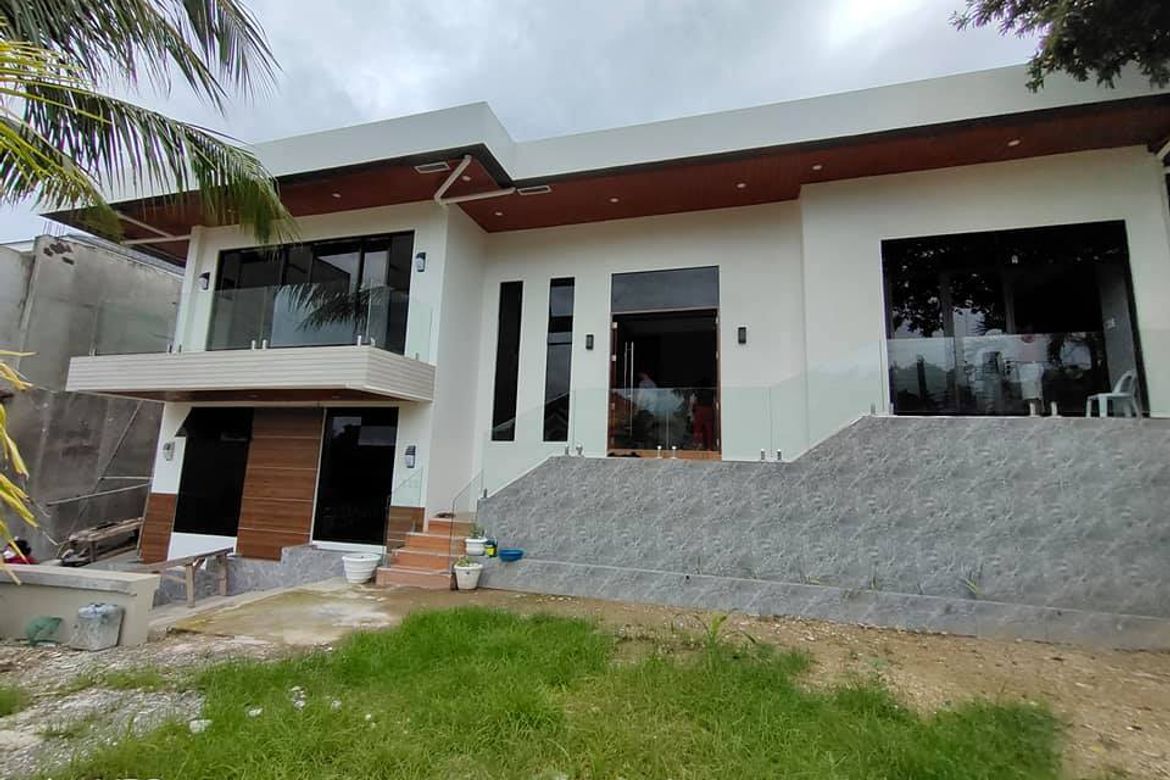 6 Bedroom House for Sale in Guadalupe, Cebu City, Cebu