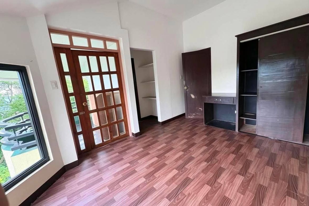 6 Bedroom House for Sale in Irisan, Baguio, Benguet