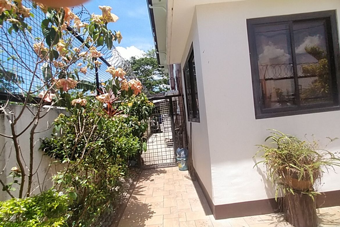 6 Bedroom House for Sale in Javalera, General Trias, Cavite – photo 2
