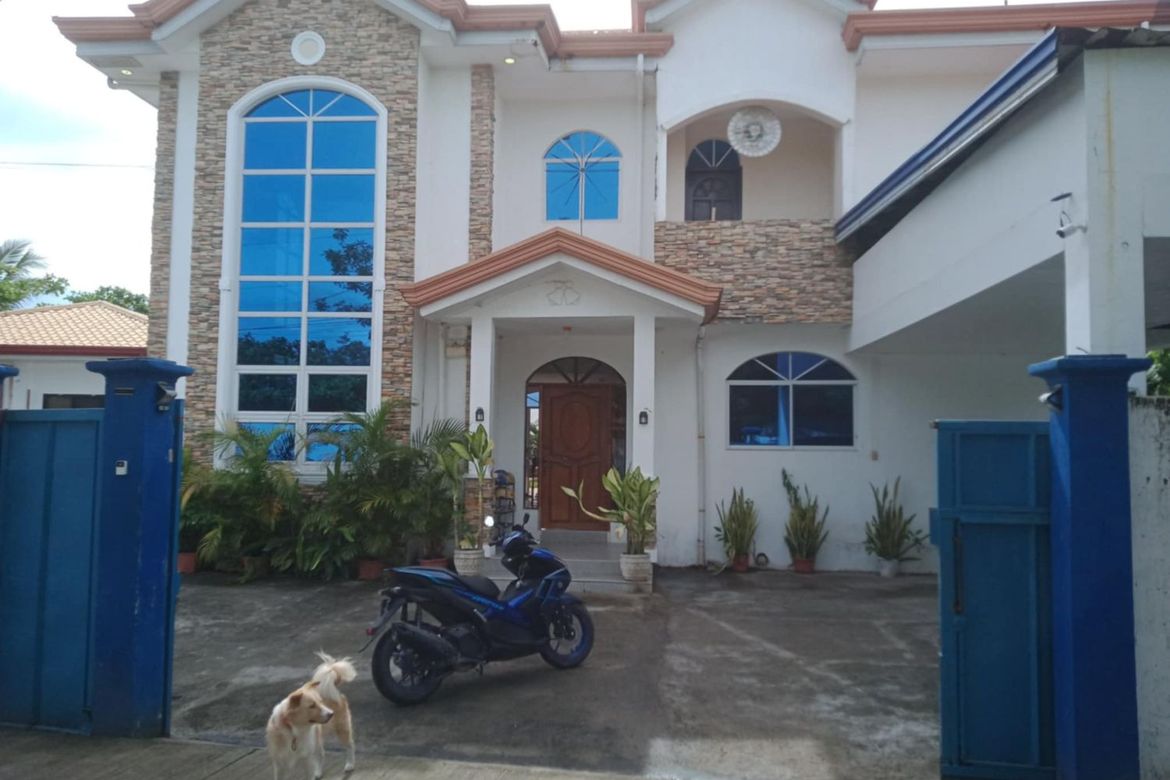 6 Bedroom House for Sale in Lanipga, Carmen, Cebu