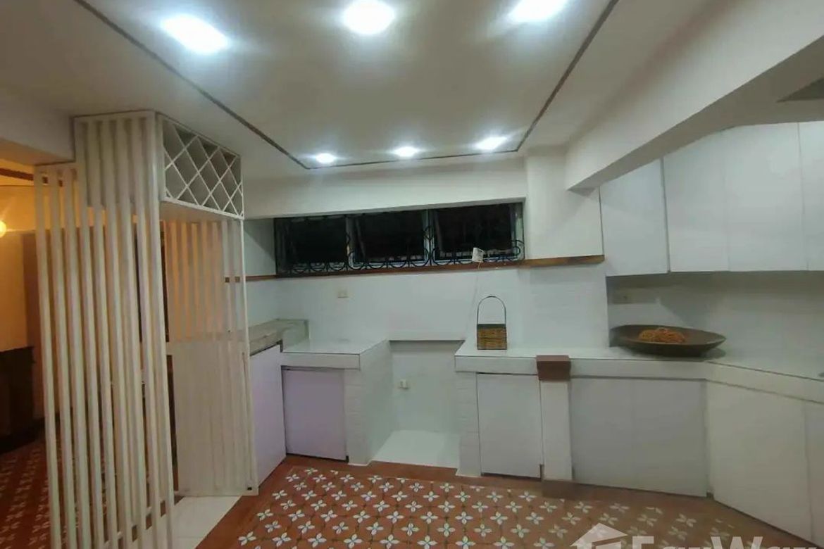 6 Bedroom House for Sale in Little Baguio, San Juan, Metro Manila – photo 4