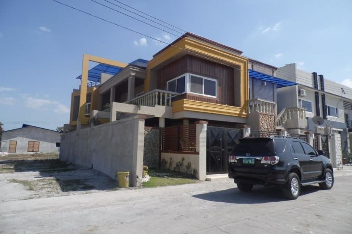 6 Bedroom House for Sale in Lourdes North West, Angeles, Pampanga